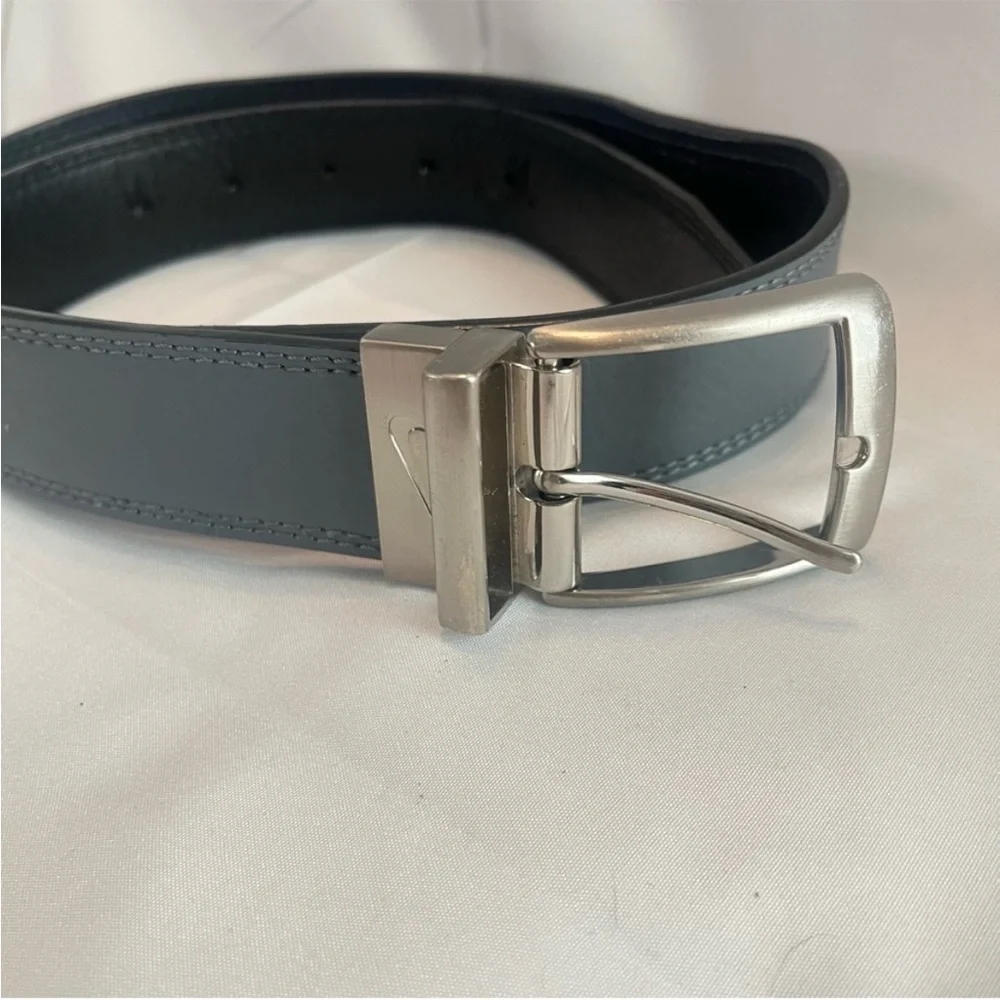 Nike Men's Reversible Classic Belt black/Grey Size
32 Small Leather - Picture 6 of 13